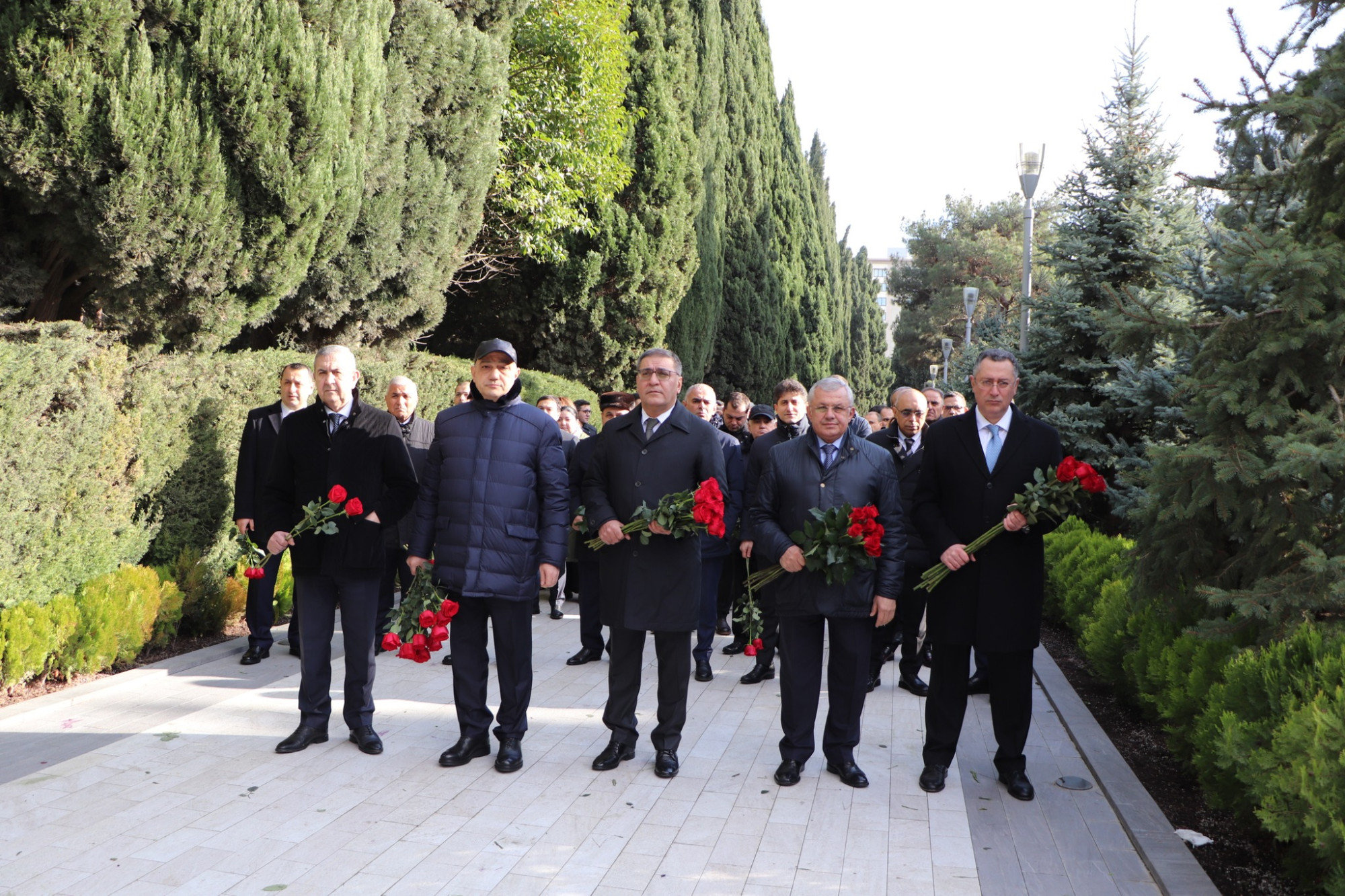 Dekabrın 12-də “Azərbaycan Sənaye Korporasiyası” ASC-nin Baş direktoru Kamran Nəbizadə başda olmaqla Cəmiyyətin mərkəzi aparatı, həmçinin törəmə müəssisələrin rəhbər heyəti və kollektivi Fəxri xiyabana gələrək görkəmli dövlət xadimi Heydər Əliyevin məzarını ziyarət ediblər.